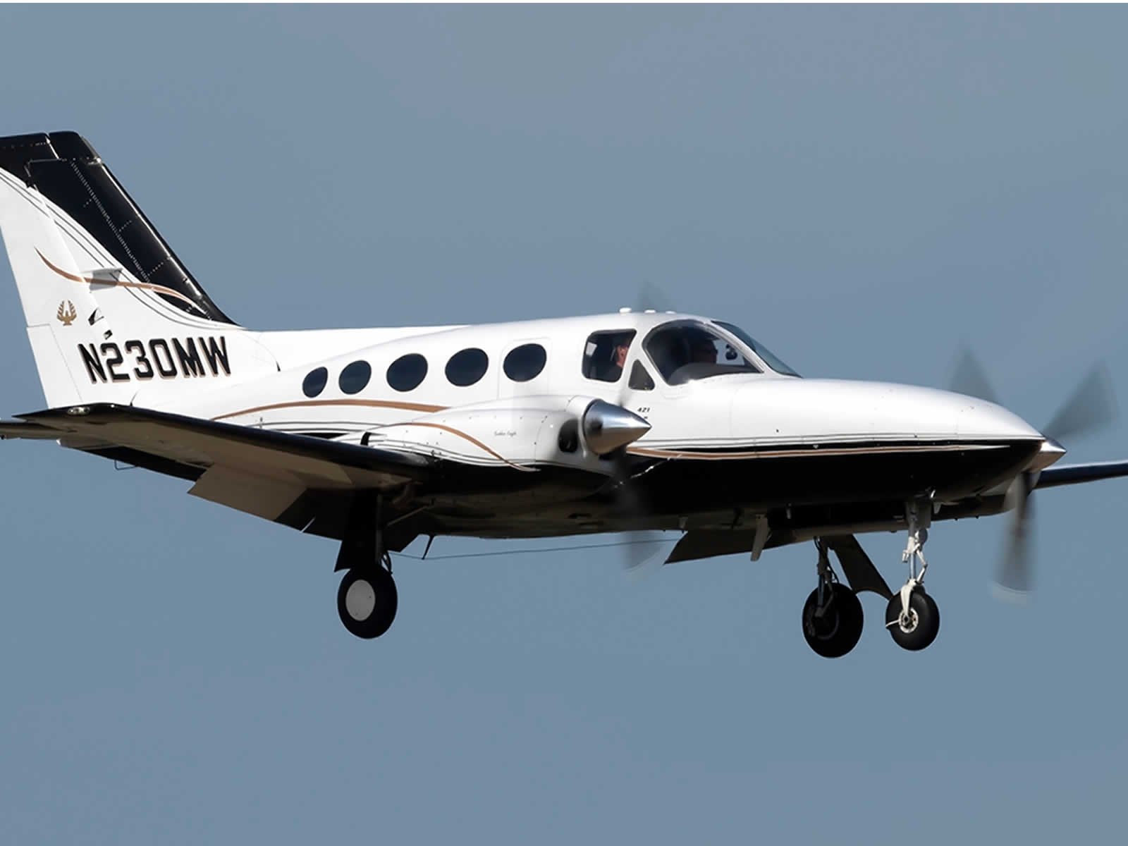 cessna 421c n230mw